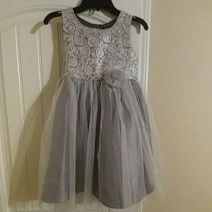 Silver & Gray Sleeveless Dress